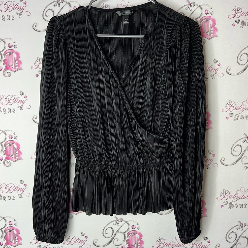Banana Republic top long sleeves stretchy bubble cuff Black Textured Wrap Blouse